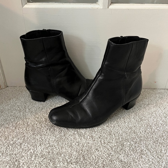 MUNRO Black Leather Ankle Heeled Boot Size 6.5 - Picture 1 of 13